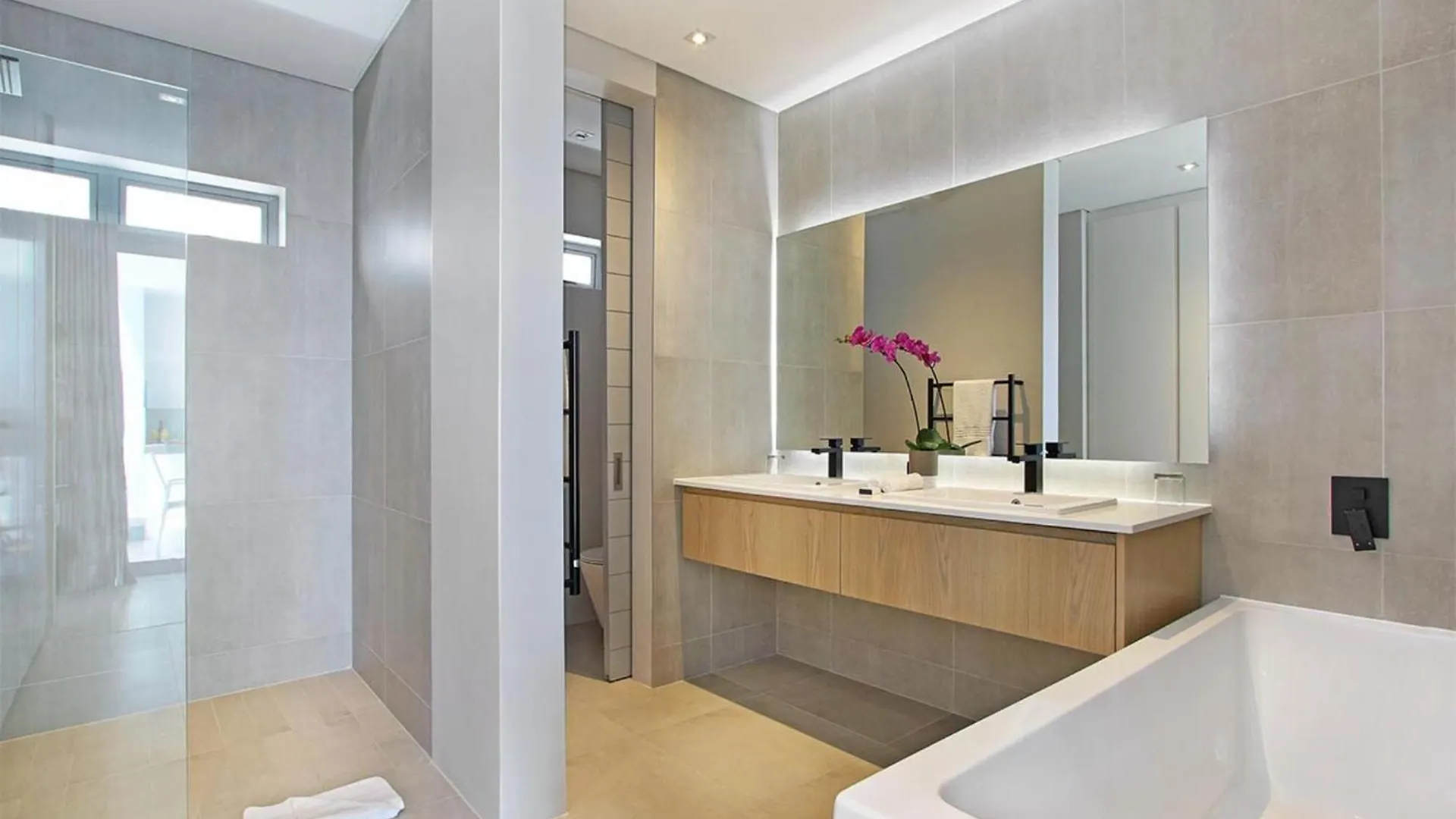 Bright 2Bed In Sea Point W Sea Views Helio Haven Apartment Cape Town