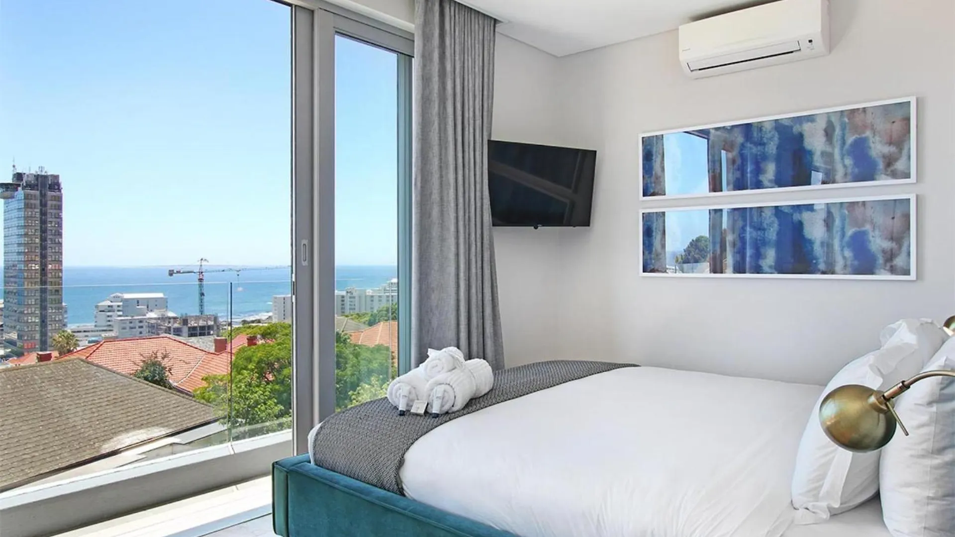 Bright 2Bed In Sea Point W Sea Views Helio Haven Apartment Cape Town